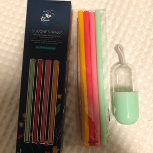 Chic and Tonic Silicone Straws